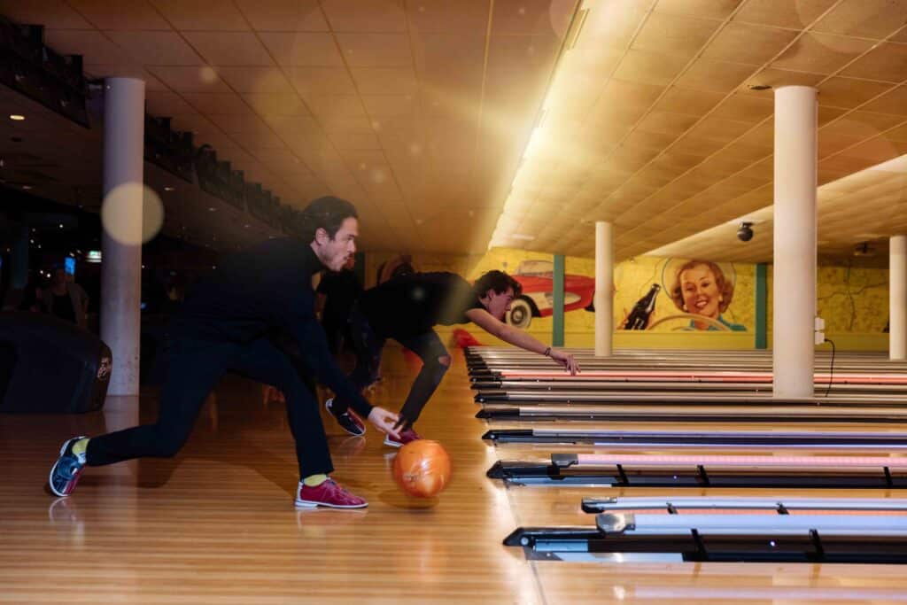 Claus Bowling - Jingle bowls