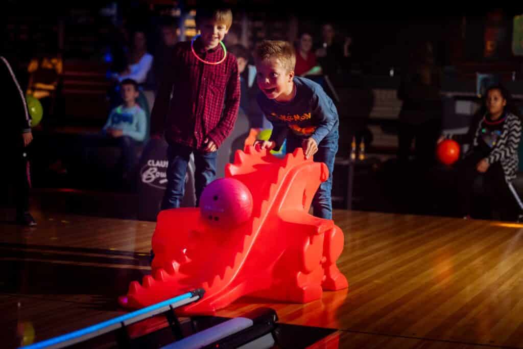 Claus Bowling - Kids Bowling Party